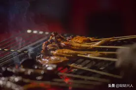 今天立秋了，一起来场烧烤聚会吧，吱吱的烤肉声，让人难以拒绝图片