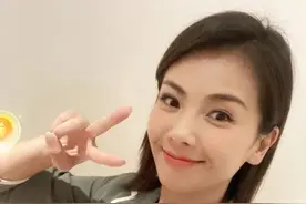 国民媳妇变美少女！41岁刘涛穿女团服扮嫩，网友：这是妹妹吧图片