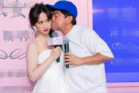 吴宗宪再现争议行为，脸肿如包子还要强吻31岁女儿，后者连忙躲避图片