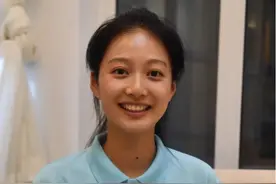 领诵员冯琳，让中国传媒大学彻底火了！2021高考录取分要多少？图片