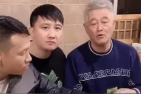 小沈龙辛巴球球直播间争榜一，刷200万没连麦，赵本山做法获赞图片