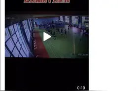 舞蹈老师一回头，学生全都跑光了！网友却说“安全感爆棚”图片