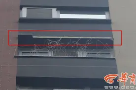 阳光城林隐天下业主窗檐坠落，物业：装防护网导致，房屋质量没问题图片