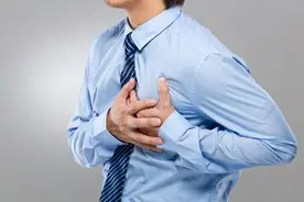 胸口疼痛是比较危险的体征，浅析胸痛背后的原因，及早发现及治疗图片