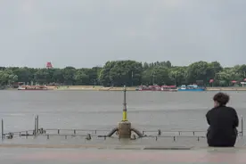 夏天已到末尾，哈尔滨160米高的“大呲花”终于就位了图片
