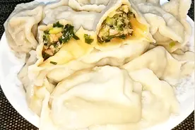 冬至吃上一碗热乎乎的猪肉三鲜水饺，香鲜味美营养丰富，太好吃了视频封面