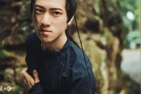 小说：开局一颗蛋，吞噬能进化，变成蛋的小伙费力找东西吞噬图片