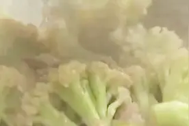 菜花做出烧烤味孜然烧菜花，大厨教您将简单食材做出绝味视频封面