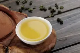 五十岁以后，有钱没钱，都要富养自己图片