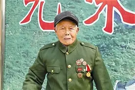87岁老兵退役隐居山村，领导下乡慰问时暴露身份：原来是特等功臣图片