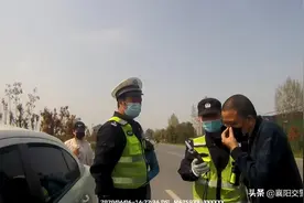 追不上我吧，我就是这么“强大”！酒驾司机：算了，我不跑了！图片