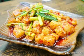 清炒米豆腐：它与各种佐料相遇，经过浴火重生，便散发着诱人芳香图片