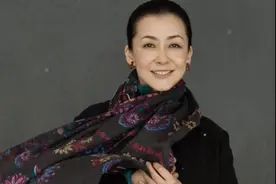 日本60岁大妈穿搭好时髦，优雅时尚得体大方，状态不输年轻人图片