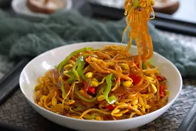 炒粉条，怎么做才不粘坨？教您一个妙招，粉条不粘不成坨，还入味图片