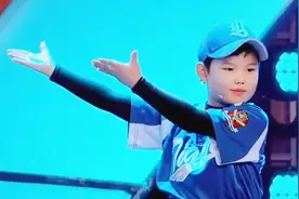 8岁小男孩大变活人，活生生变出一个棒球队，教练出场太厉害视频封面