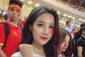 国足门神因颜值火到国外？被大量越南女球迷关注！获赞像电影明星图片