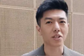 央视新主持冯硕亮相！年仅35岁获主持人大赛铜奖，颜值不输撒贝宁图片