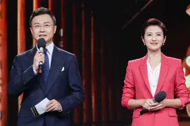 原来央视名嘴刚强老婆是圈内人，婚后生活低调，参加节目才被知道图片