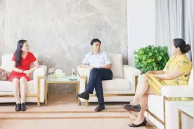 海南医学院第二附属医院与天使妈妈慈善基金会联手助力贫困患儿图片