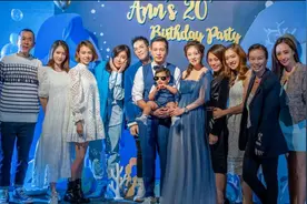 安以轩生日宴挺孕肚身材纤细，合照陈乔恩，孕妇装也可以这么好看图片