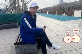 还记得发际线男孩小吴吗？丑闻过后他怎么样了？图片