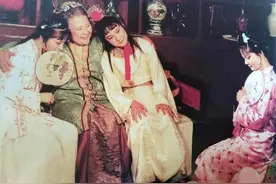 贾母有多厌恶薛宝钗？曾三次怒批：表面与世无争，内心全是欲望图片