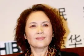 中年女人化妆不用装嫩，学会2步就行，简单漂亮图片