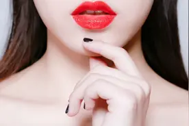 夏季这么湿润嘴唇还脱皮 爱护嘴唇就这么难吗图片