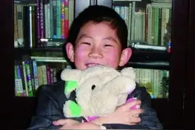 山东天才神童，2天半上完小学，10岁便考进大学，如今怎么样了？图片