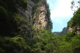 人说断路话，不死也脱层皮图片