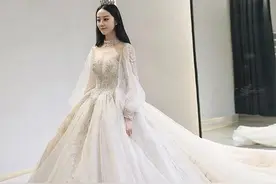 新娘结婚三件衣服什么时间穿？怎样选择？图片