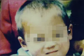 6岁时被亲舅卖掉，21年后小伙回家认亲：父母16年前曾找到他，因不敢确定错过相认图片