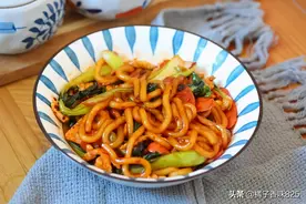 老干妈别再直接吃了，简单一炒Q弹爽口香辣入味，连吃三天都不够图片