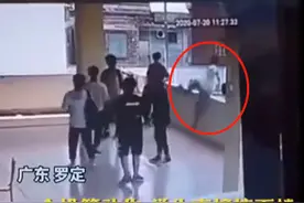 揪心！中学生练跳投不慎坠楼，这些校园安全隐患不容忽视图片