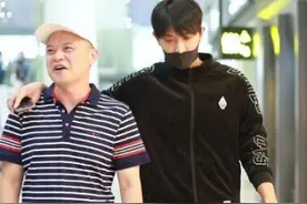 黄子韬爸爸因病去世！曾对儿子隐瞒上亿资产，最后一条动态引泪目图片