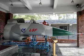 歼-7MF：成飞公园残留一个机头，见证132厂设计科最后一搏图片