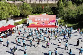 秋高气爽！快来洛带金龙长城登高望远图片