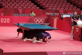 奥运赛场欢乐多，队员被罚钻球台；刘国梁公关成功，多练2小时图片