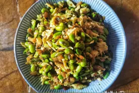 毛豆新吃法，一日三餐都爱吃的万能小菜，咸鲜开胃，做法简单图片