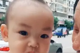 妈妈“消失”一周为断奶，回家后宝宝看到妈妈时的表情好委屈图片