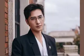 杨洋终于戴珠宝了，还是七夕限定款，这是要接新代言了吗图片