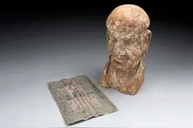 明朝一男子将私房钱藏于木雕中，藏了600年，2任收藏家都没发现图片