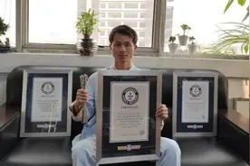 小伙想在长城耍双节棍挑战吉尼斯世界纪录 景区已同意帮其圆梦图片