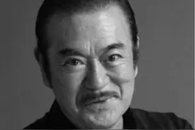 82岁“雄霸”不幸去世！入院11天新冠病情恶化，晚年恋小54岁女友图片