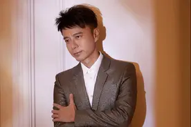 李克勤跨年演唱会演绎《护花使者》夺得江苏卫视收视率最高节目图片