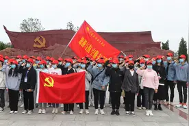 扣好大学生活第一粒扣子——黄冈科技职院新生入学教育丰富多彩图片
