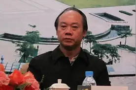 和“老虎”一起拜清官海瑞、求“保佑建设系统没腐败”的他被查了视频封面