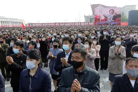 朝鲜导游，笑中国游客老土，两个问题不能再问了图片