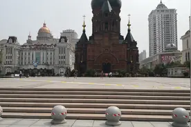索菲亚教堂游人稀少，这种状态半年时间了，旅游业还没恢复吗图片