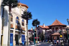 北京环球度假区开测：情侣1天至少花2000元，过山车排队2小时，内测门票炒至5000元图片